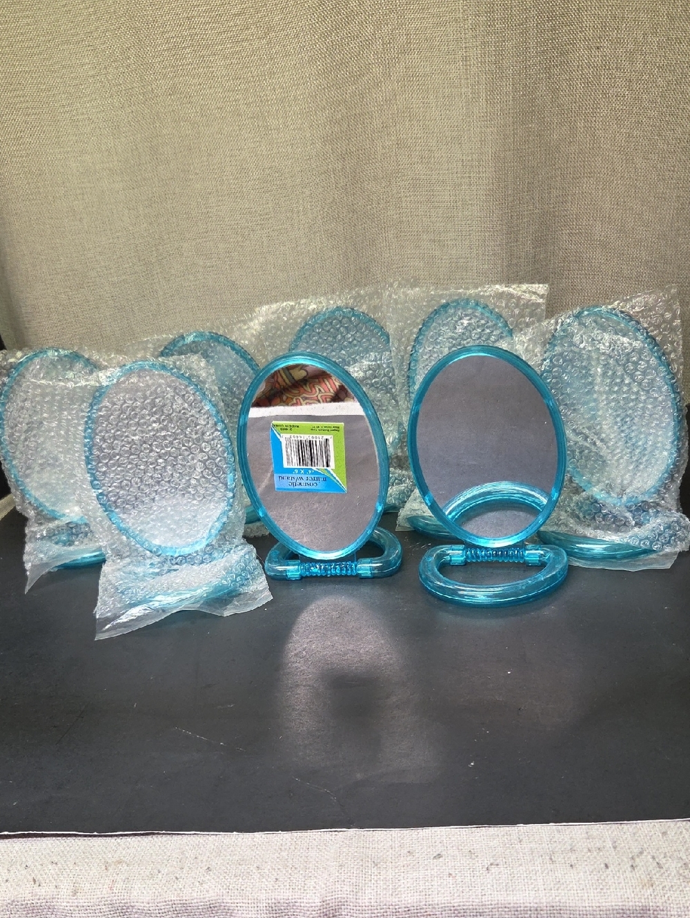 LOT OF 8 - 4X6" student mirrorsโ with standS for science or art room classrooms.